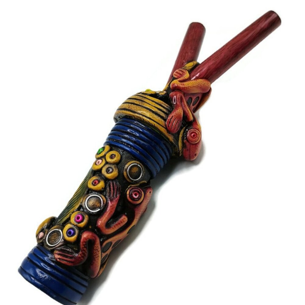 Handmade 2 in 1 Rape Applicator Decorated with Cusco Toad Design – Unique Peruvi